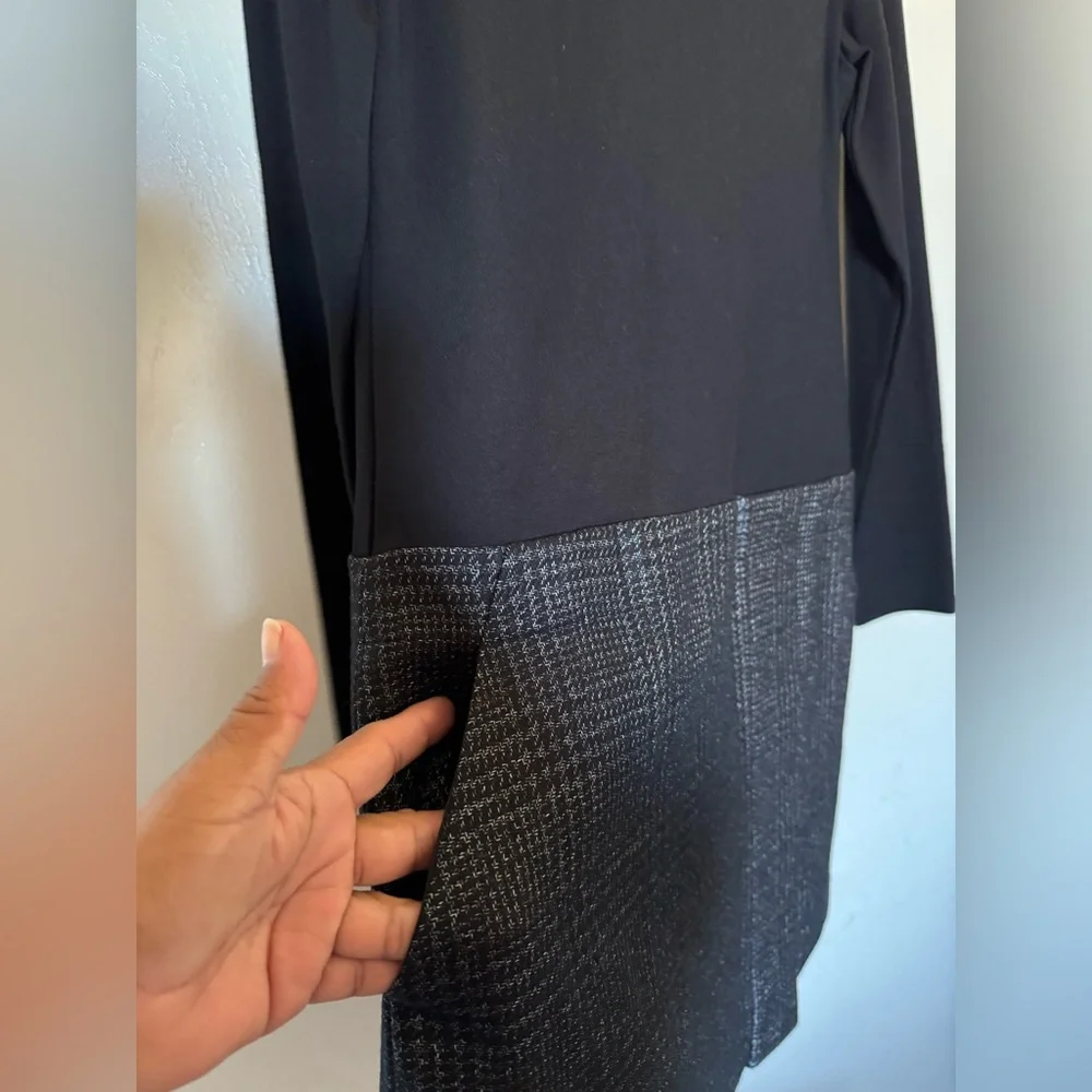 Theory Two-Tone Black and Gray Mini Skirt